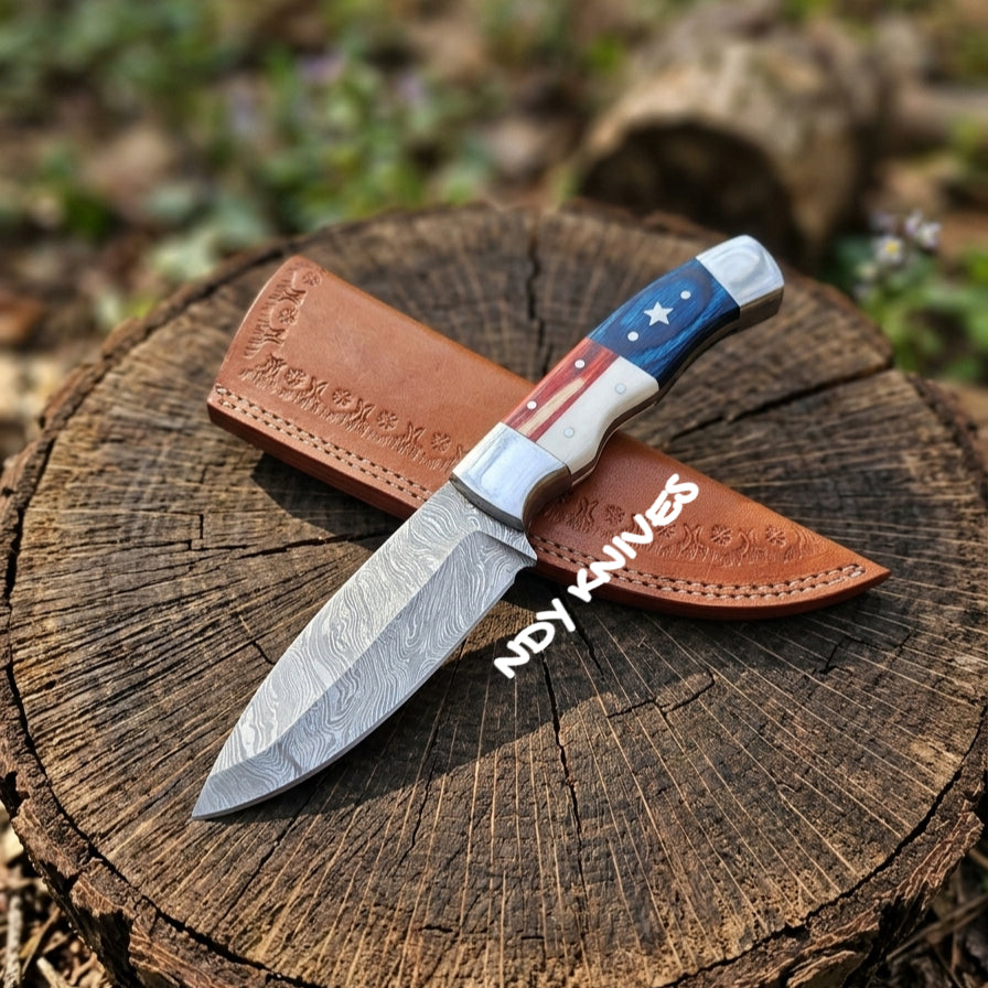 9" Hand-Forged Damascus Steel Skinning Knife – Full-Tang Fixed Blade Hunting Knife with Red, White & Blue Heritage Wood Handle & Genuine Leather Sheath