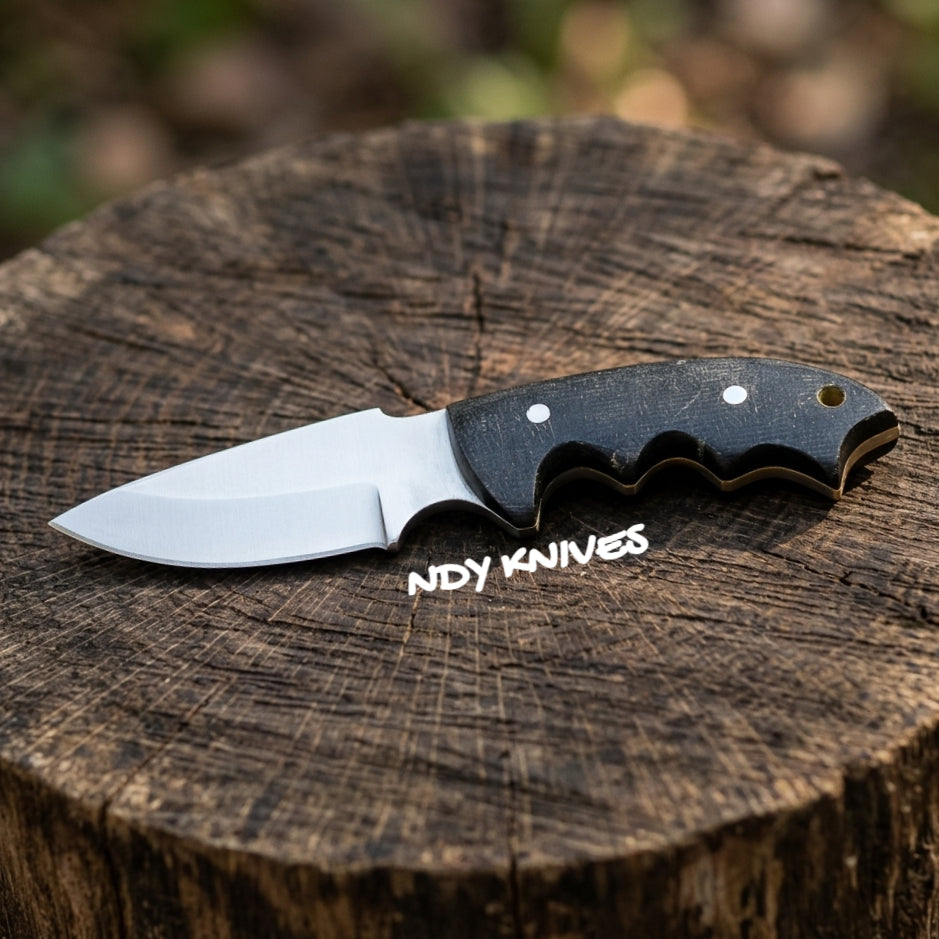 Compact D2 Steel Skinning Knife – Heavy-Duty Full Tang EDC Blade with Textured Micarta Handle & Leather Sheath