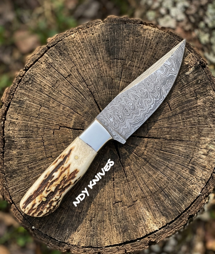 7.5" Hand-Forged Damascus Steel Skinner Knife – Full-Tang Hunting Blade with Authentic Stag Horn Handle & Leather Sheath
