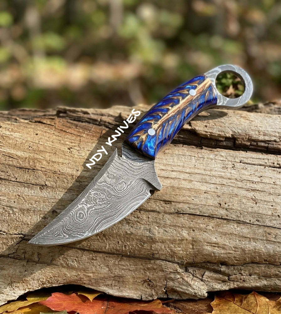 8" Hand-Forged Damascus Steel Skinner Knife – Full-Tang Fixed Blade Hunting Knife with Custom Pinecone Resin Handle