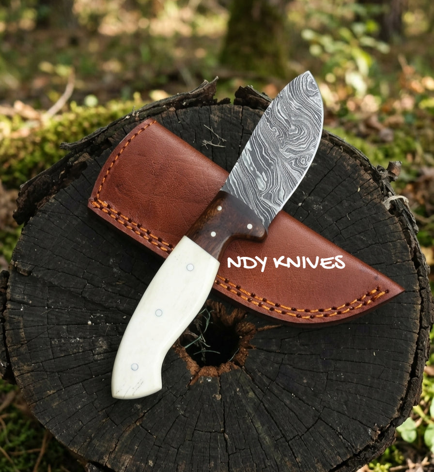 7" Hand-Forged Damascus Steel Skinner Knife – Full-Tang Fixed Blade Hunting Knife with Hybrid Camel Bone & Rosewood Handle