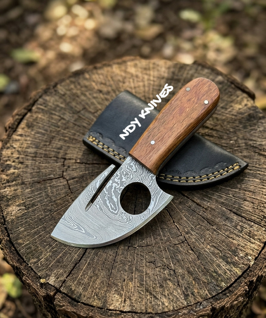 7" Hand-Forged Damascus Steel Skinning Knife – Full-Tang Fixed Blade Hunting Knife with Guthook, Index Control Port, Rosewood Handle & Genuine Leather Sheath