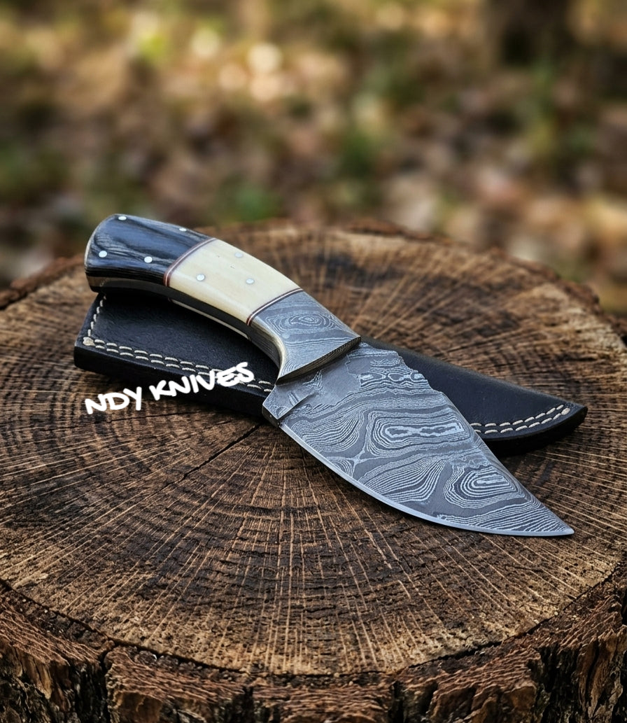8" Hand-Forged Damascus Steel Skinning Knife – Full-Tang Fixed Blade Hunting Knife with Damascus Bolsters, Camel Bone, Pakkawood Handle & Genuine Leather Sheath