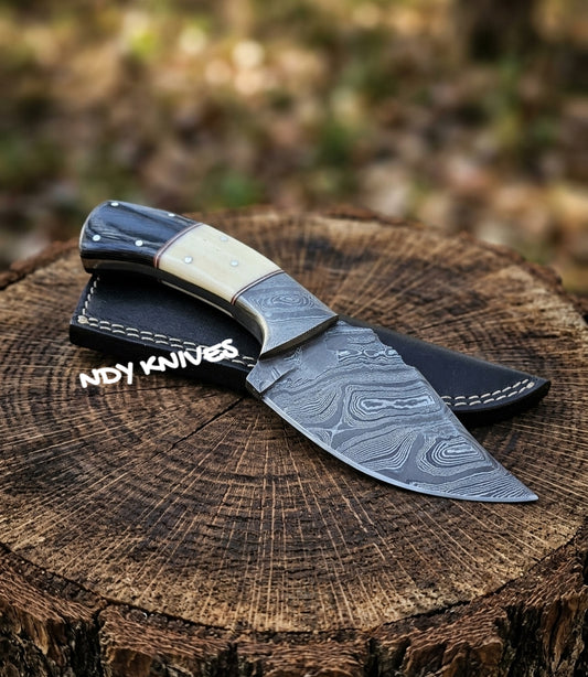 8" Hand-Forged Damascus Steel Skinning Knife – Full-Tang Fixed Blade Hunting Knife with Damascus Bolsters, Camel Bone, Pakkawood Handle & Genuine Leather Sheath