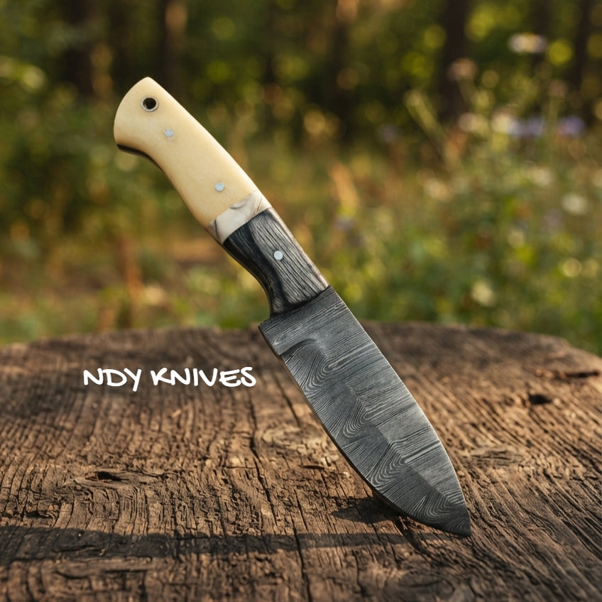 8" Damascus Steel Skinning Knife – Fixed Blade Skinner with Bone & Pakkawood