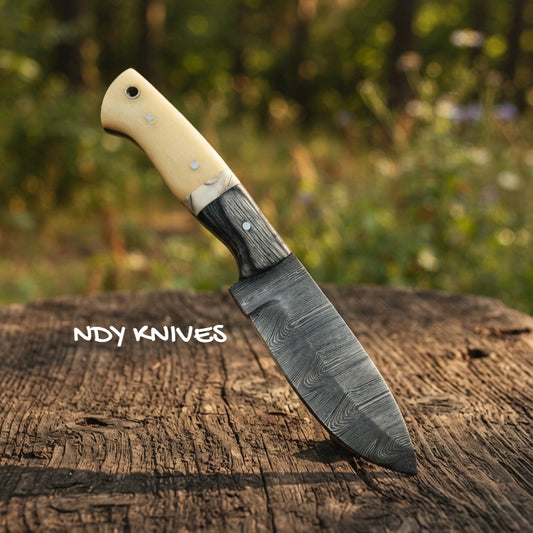 8" Damascus Steel Skinning Knife – Fixed Blade Skinner with Bone & Pakkawood