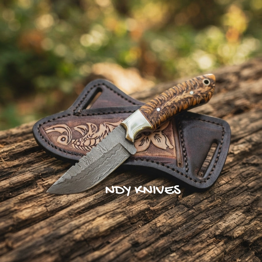 7.5" Damascus Steel Cowboy Knife – Fixed Blade Outdoor Tool with Pinecone Resin