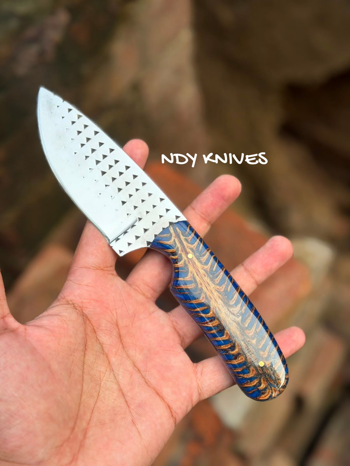 8" High-Carbon Rasp Steel Cowboy Knife with Blue Pinecone Handle