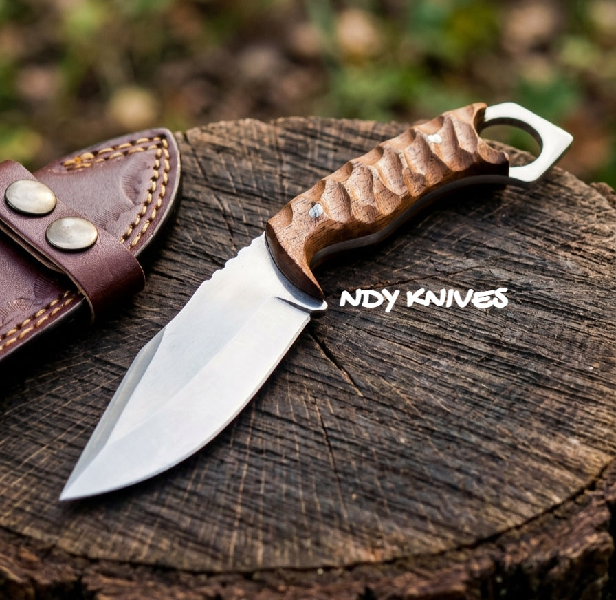 Professional D2 Steel Skinning Knife – Curved Full Tang Blade with Premium Rosewood Handle & Leather Sheath
