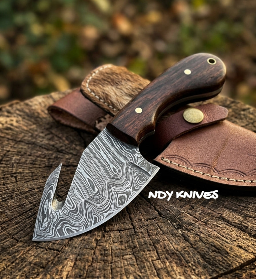 7" Hand-Forged Damascus Steel Gut Hook Skinner – Precision Field Dressing Knife with Exotic Rosewood Handle & Leather Sheath