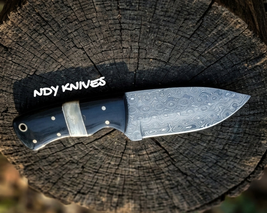 9" Premium Hand-Forged Damascus Steel Skinner – Full-Tang Fixed Blade with Bull Horn & Authentic Bone Handle