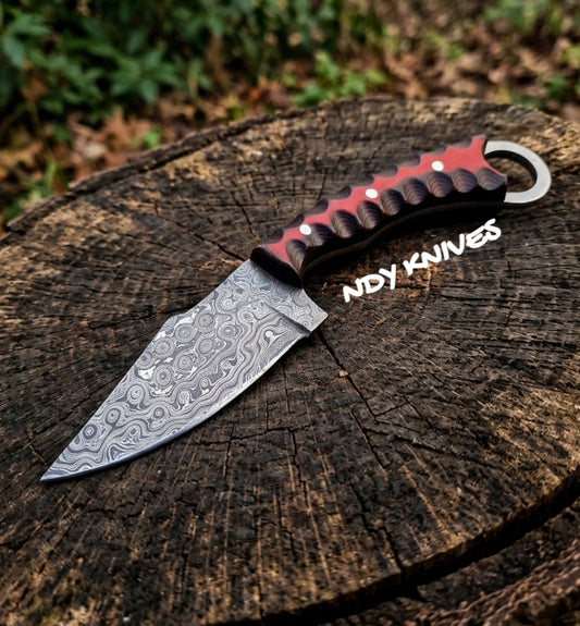Handmade Damascus Hunting Knife with Safety Finger Ring – Full Tang Fixed Blade with Red Micarta Handle & Leather Sheath