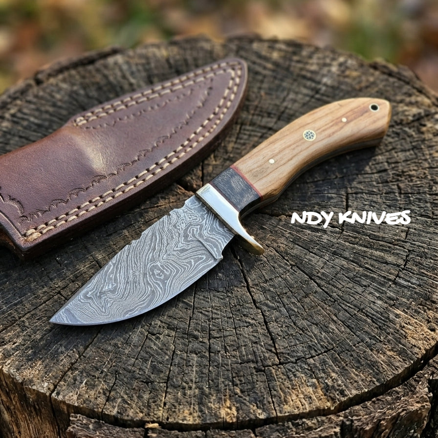 8" Hand-Forged Damascus Steel Skinner Knife – Full-Tang Fixed Blade with Exotic Cowwood Handle & Genuine Leather Sheath