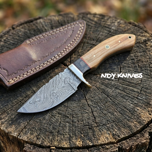 8" Hand-Forged Damascus Steel Skinner Knife – Full-Tang Fixed Blade with Exotic Cowwood Handle & Genuine Leather Sheath